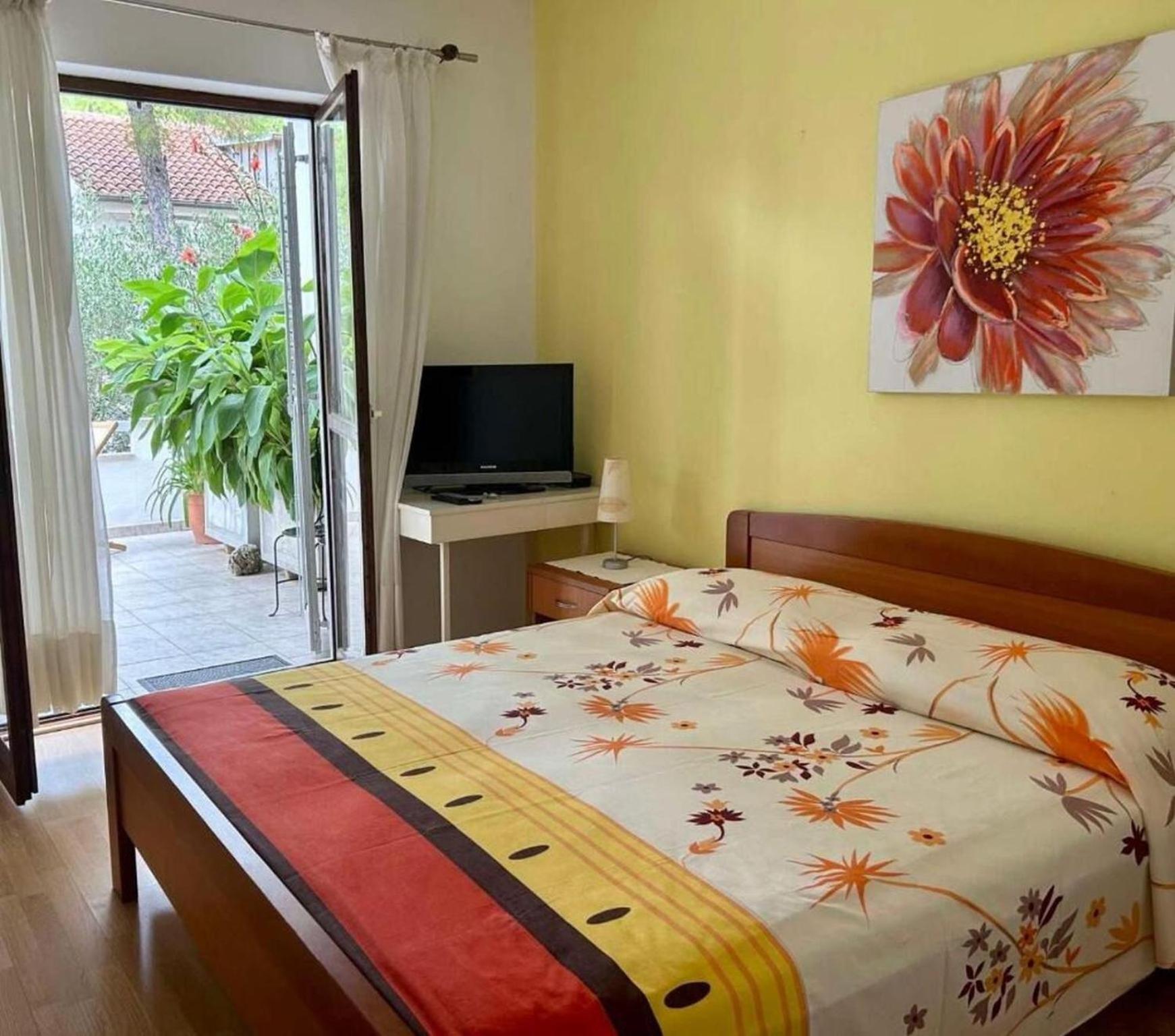 Apartments Matkov - Quite And Peaceful Location Jelsa  Exterior foto
